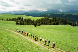 新疆•伊犁丨天山最美徒步路线，百公里亲子共越，喀拉峻烙印成长足迹！