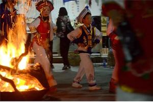 七彩云南、七彩人生、民族土人、主题体验，看土人学非遗大理丽江亲子6日游