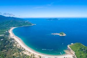 西涌露营｜沙滩星空露营VS住店，真人CS/山地车/烧烤派对/游泳戏水/海边烟花，看一场唯美海上日出日落