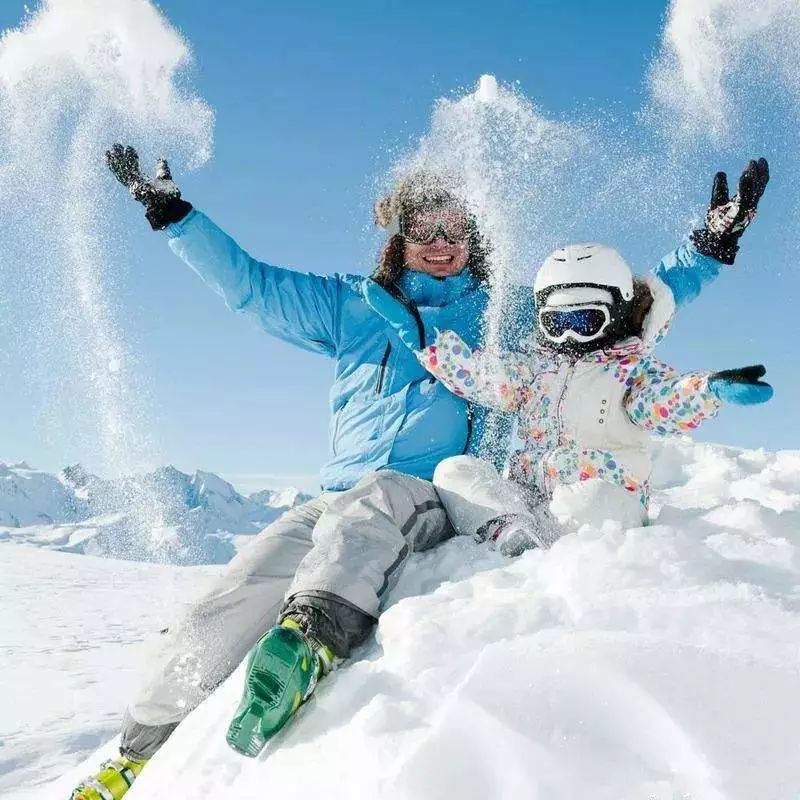 毕棚沟滑雪场规模并不大 对于小朋友体验滑雪 这里的滑雪场最适合不过