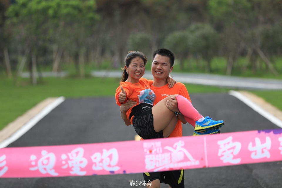 满脸幸福遮不住