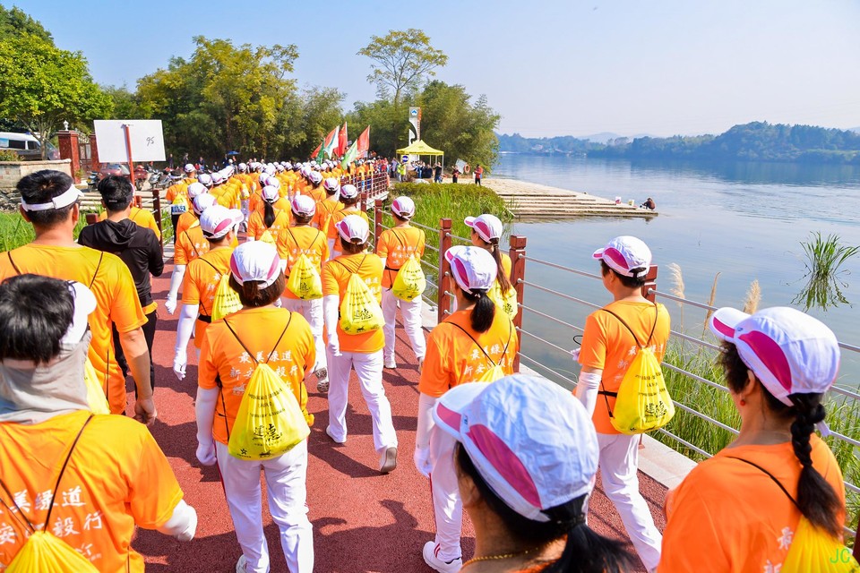 DSC_6885.JPG-47843160