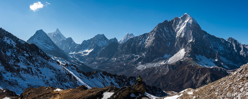 拜哈垭口全景图