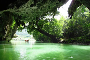 【全景广西】天天出发，九顿天窗/三门海/熊家洞天坑徒步/浩坤湖/德天瀑布 明仕田园/古龙山大峡谷/地下河漂流六日游