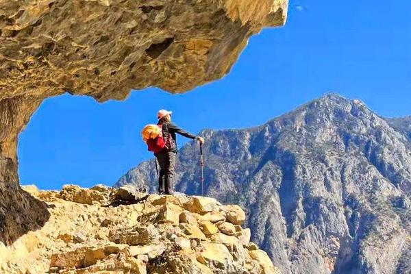 【云南虎跳峡】徒步虎跳峡+太子关 丽江宝山石头城 6日