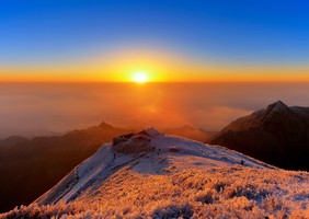 特价299元起！每周五晚&春节三期出发【金色武功山】赏超级云海：向云端高山草甸，草木界小阿勒泰2日3晚Y