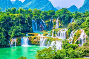 春节1期【桂西南5天】德天跨国瀑布-明仕田园-河池百鸟岩-百魔洞-渠洋湖-鹅泉-柳州-南宁 纯玩精华游D