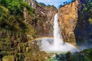 【广东大峡谷】徒步《中国国家地理》杂志评为广东十大最美徒步线路~乳源大峡谷，邂逅广东版张家界