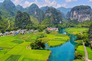 春节【秘境河池4天】河池三门海，瑶望天下，洞天酒海，棉花天坑，梧州骑楼城，柳州夜景美食！