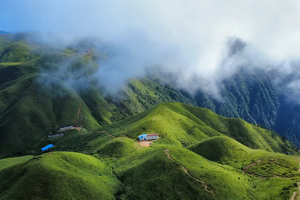 特价299元起！每周五晚出发【绿色武功山】赏超级云海：向云端高山草甸，草木界小阿勒泰2日3晚
