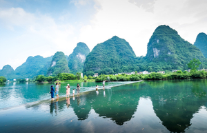 【桂林漓江18公里徒步】2天2夜，轻装徒步漓江，登老寨山，阳朔遇龙河骑行，逛西街