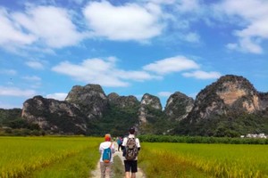 【英西峰林1日游】惊艳不输桂林！徒步英西峰林，饱览喀斯特地貌，品尝当地特色美食