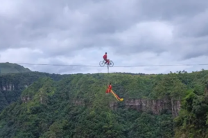 【广东大峡谷】徒步《中国国家地理》杂志评为广东十大最美徒步线路~乳源大峡谷，邂逅广东版张家界