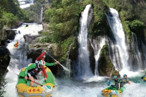 爆款【每周三四六日，特价78元】清远漂流天花板—古龙峡全程漂，云天玻霸玻璃桥，行摄网红河谷，送水瓢打水仗~