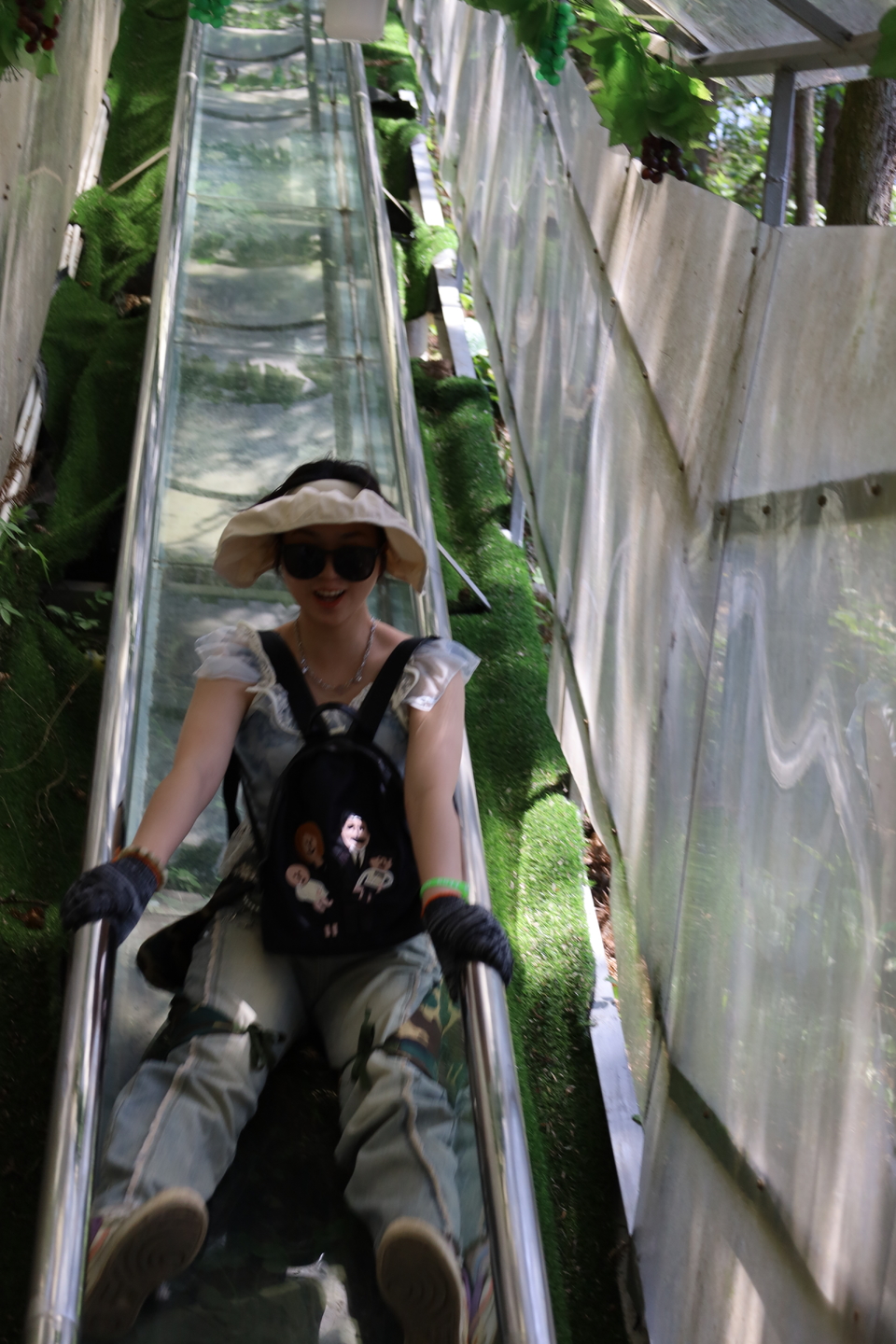 KRc-pOYMIEPUBzVXdxePuDiYiqC-12_lXT5y1ilNrUtpLjOw73d9aewp_DP225w6