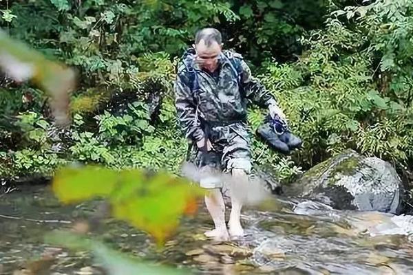 【周日丨鸡冠山穿越九龙沟】（10.13）10kmB线，你应该接受一场秘境穿越和温泉洗礼