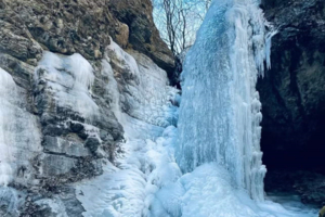 1日｜勇者无畏•东胡林-鳌鱼沟-西胡林一日徒步穿越&一路冰瀑溪流，秘洞暗河，野趣十足！