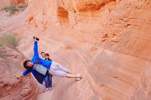 清明3天｜ 雨岔波浪谷｜中国羚羊大峡谷-龙州丹霞波浪谷-雁门关-延安