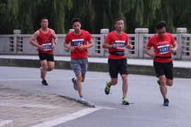 2018总裁马拉松十公里团体精英赛