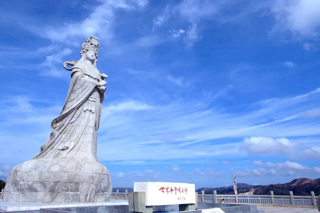 在2019年的最后一周 充满着对新年对假期的憧憬 在汕尾市凤山妈祖广场