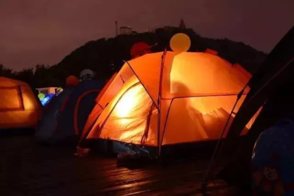 中秋去哪儿？99元=篝火晚会+露天音乐节+自助烧烤！198元双人套票还送帐篷住宿！亿企玩余杭鸬鸟野趣营地露营节来啦！