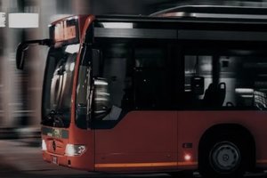 摆渡车补预定-2024蜜桃成熟时（上）