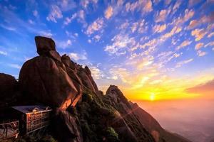 【五一·网红新线】5月1-4日江西灵山新线攀爬岩降四日活动（AB线）