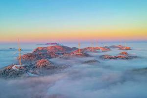 【每周五晚出发】12月20-22日：畅滑群山之巅——五峰国际滑雪场首滑，2次不限时滑雪，打卡独岭网红云顶酒店轻奢五星滑雪