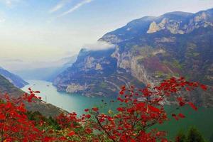 全景三峡|| 用脚步丈量长江三峡，360°观三峡红叶全景