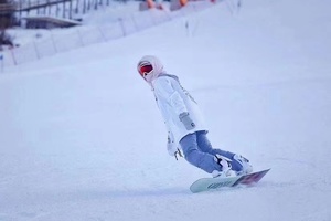 【大巴双滑雪】恩施绿葱坡滑雪场：元旦三天行程，华中地区最好的滑雪场（武汉每周五晚上19:00发班）