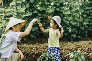 【拥抱春天、播种绿色】3月19/20日两期连发：大手牵小手，一起播种新春的希望