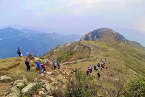 【周六爬山 】3月4号： 广水兴旺寨 看古寨墙 高山草甸 徒步一日游