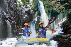 9.6周日【古龙峡漂流】清远古龙峡漂流打水仗，浪尖上的过山车。