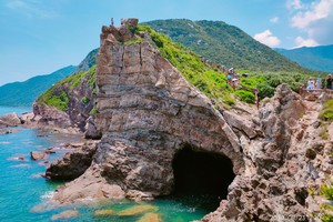 差6人成团，12.9周二【美人鱼大雁顶】登大雁顶观景台，或者去美人鱼拍摄基地。