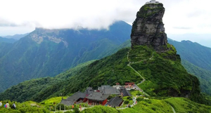 动车往返【春节梵净山5天】梵净山、黄果树瀑布、荔波小七孔、西江千户苗寨、朱砂古镇。报名付定金