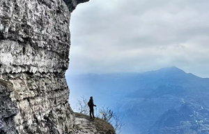 清明假期「特价1580元」4.3/4.8半山崖线揽城景，华容险道穿秘境，乌江龙脊瞰画廊，笋人天梯攀绝壁