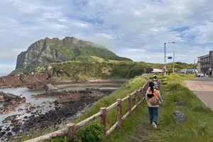 已成行1680元「济州岛」免签 -5.20-24登汉拿山赏漫山杜鹃花海，走偶来小路看海天一色，西归浦全景尽收眼底