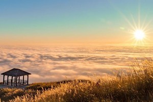 国庆成行「大巴武功山」10.2-6大巴奔赴武功山草甸，邂逅灵山奇石云海，揽赣地山野秋光