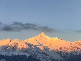 「年前雨崩」2.11-16探冰湖神瀑奇绝，遇梅里日照金山，把新年的祈愿寄于雪山云海间