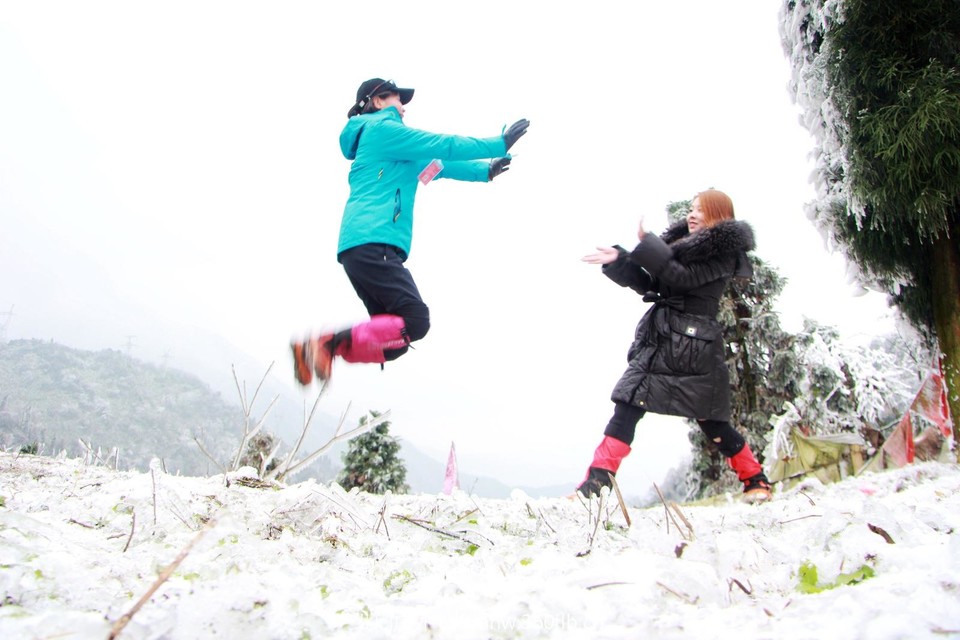 F155E0C0-B0E9-467C-8B85-F880BD4024E2