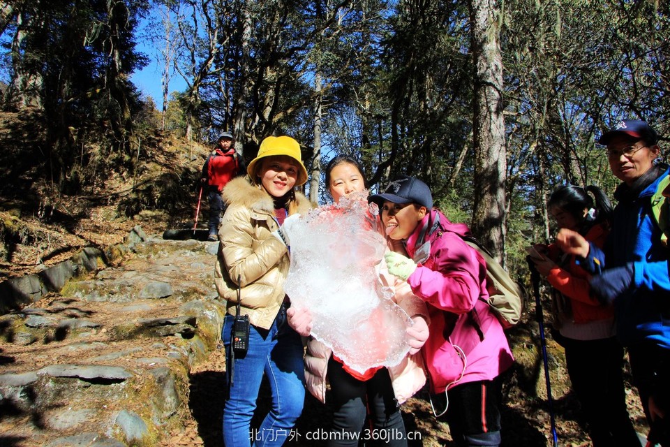 961E3E31-E4F4-4FF5-B7E6-B5A96FCFABE7