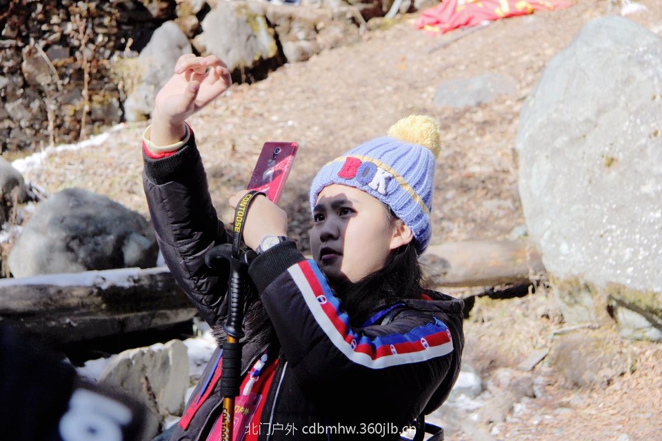 DD8DC7C0-93A2-416E-A50F-72D06C75D88F