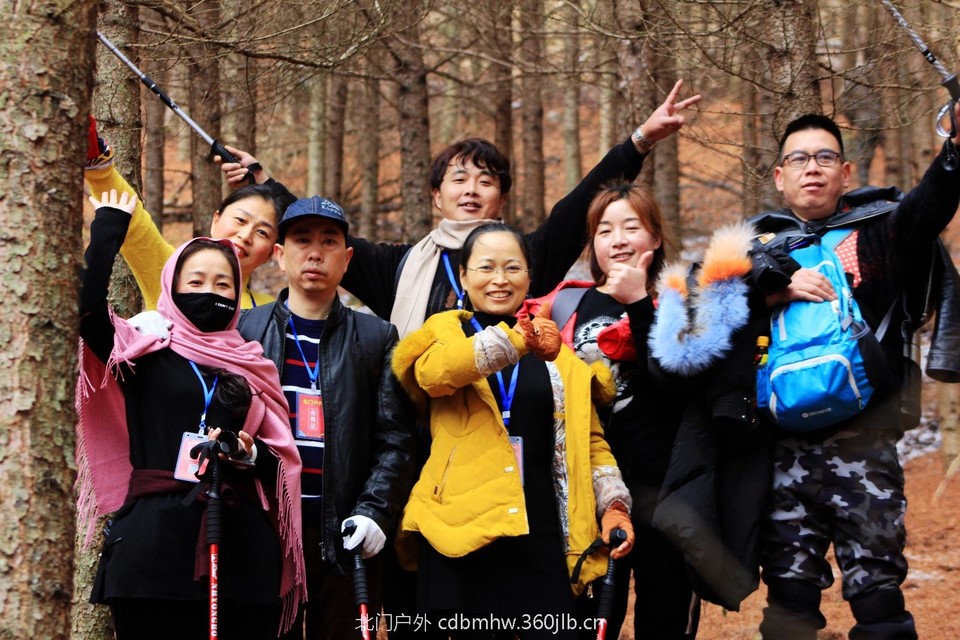 1DB94B6D-000D-4001-B418-BFC94FBEBEC5