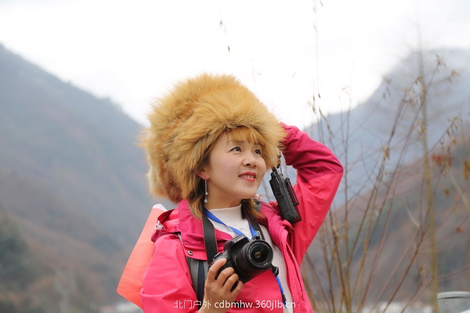 7D5046F9-E7F6-41E9-AD64-386CB3278F04