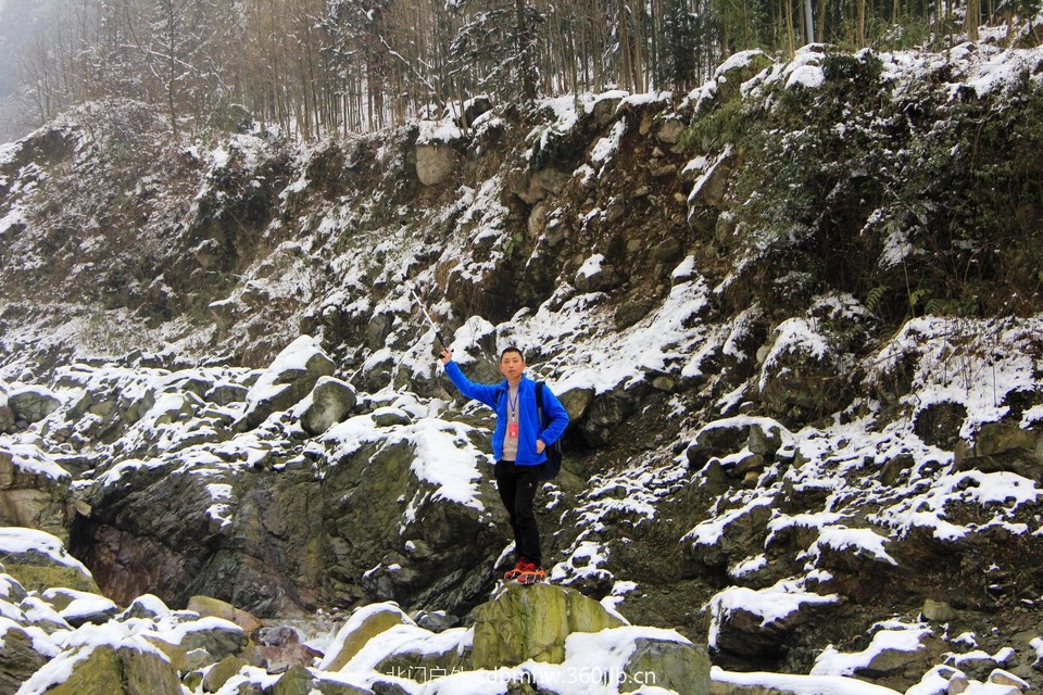 AD7A9B03-25B6-440D-B99C-78AD955B1B49