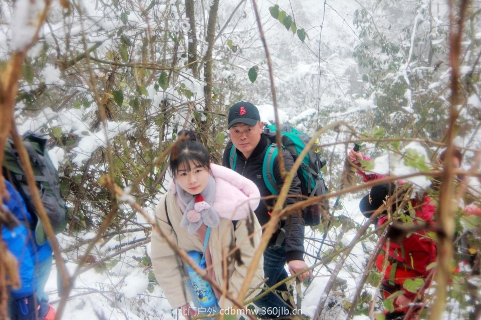 FD0FBBB1-4626-465E-ADAC-C0D09FC23949