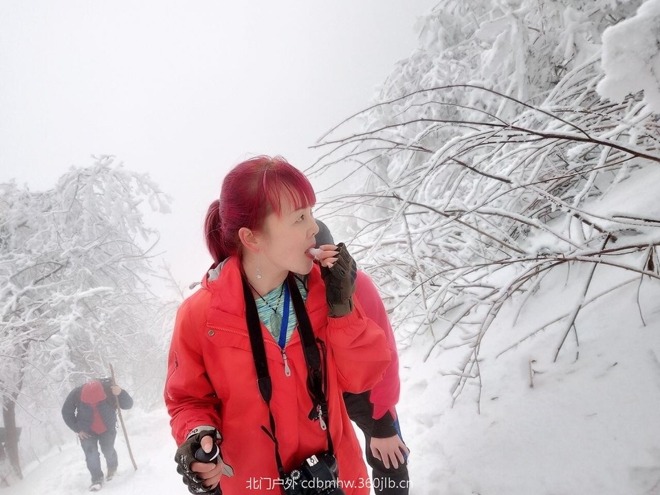 9E5B2BED-18B6-4E29-BE80-E56B8530CA60