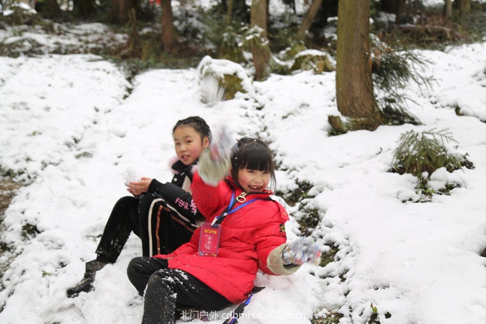 3DDBF143-90AF-4A40-B23A-020078506592