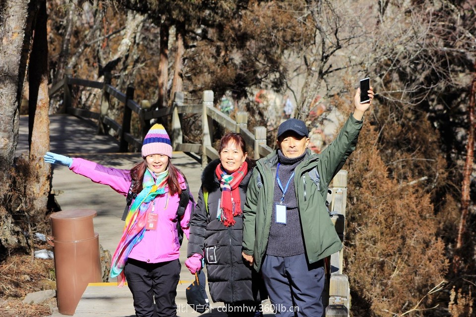 ACA37EBE-05A1-420C-B1F2-85D0DE0F9C1F