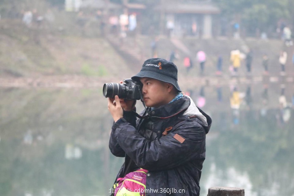 B81A5C6D-6E7F-493C-94E0-EAF488DC8805